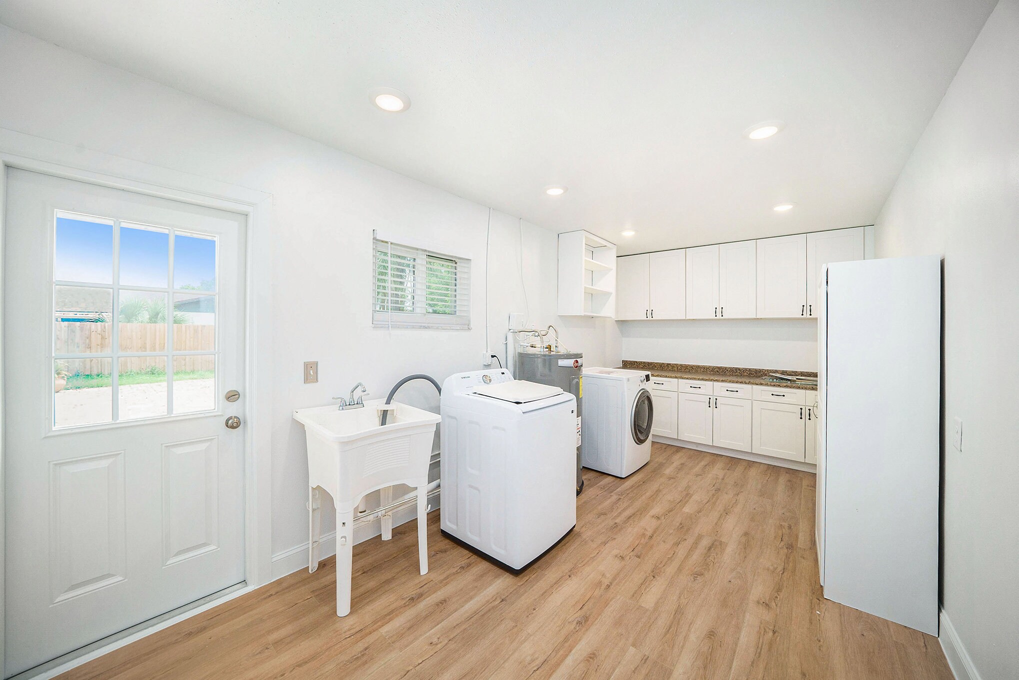 Building Photo - 4711 Travertine Dr