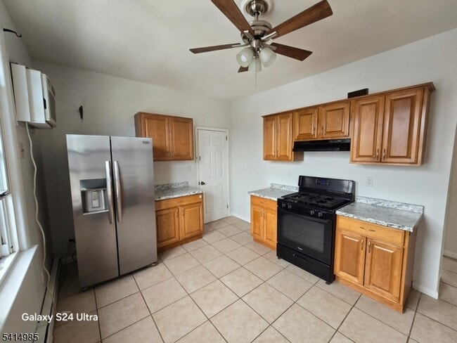 Building Photo - 133 William St