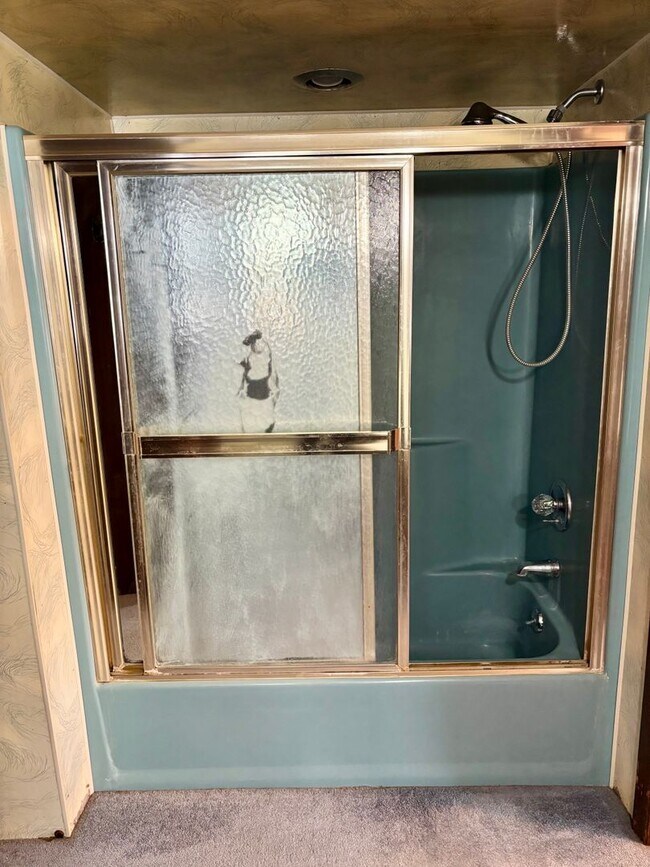 Building Photo - Spacious 2-bed, 1-bath house in Bluffton!