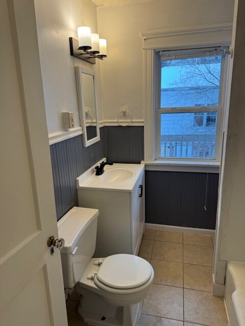 Building Photo - 1925 E 3rd St