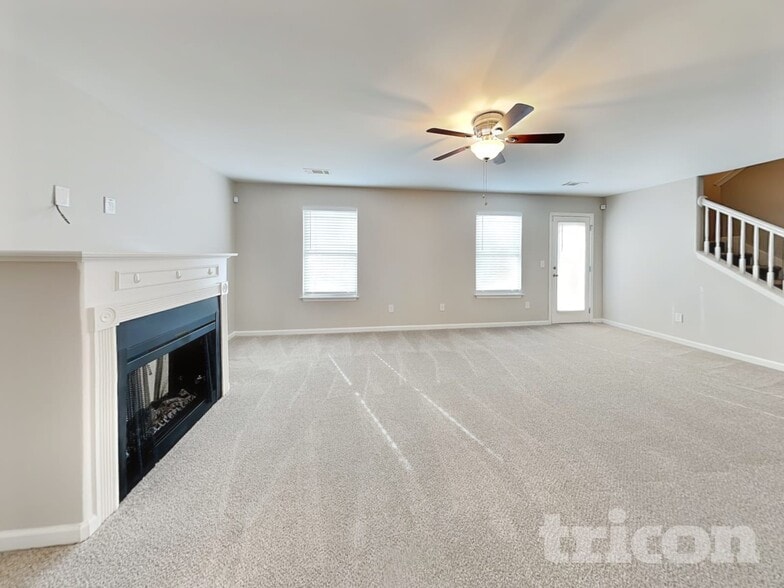 Building Photo - 121 Pristine Dr