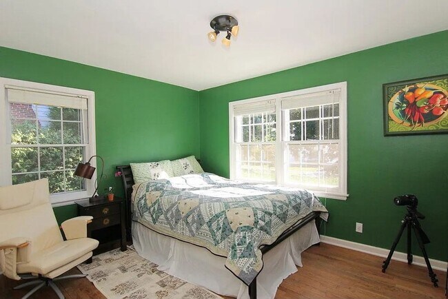 Building Photo - Now Leasing! Charming Home in One of Madison’s Best Neighborhoods