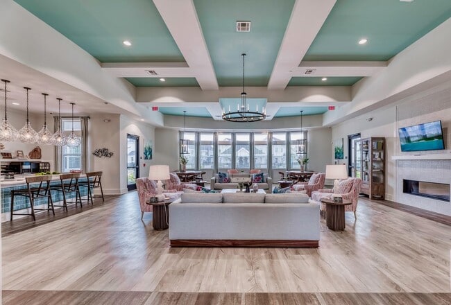 Building Photo - 901 Kelly Green Ln