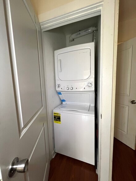 In-unit washer and dryer - 1704 Cecil B Moore Ave