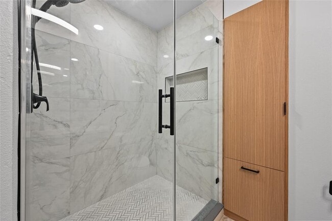 Building Photo - 1821 Westlake Dr