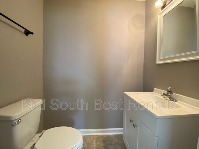 Building Photo - 2536 Dwight Cove