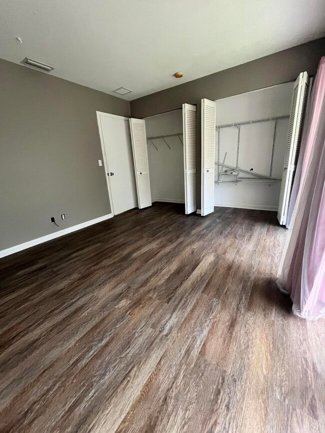 Building Photo - 1700 Presidential Way