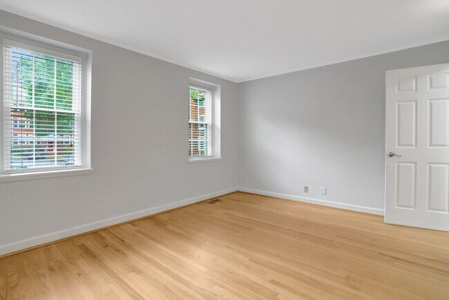 Building Photo - 2 Bedroom 2 Bathroom Condo Available for Rent