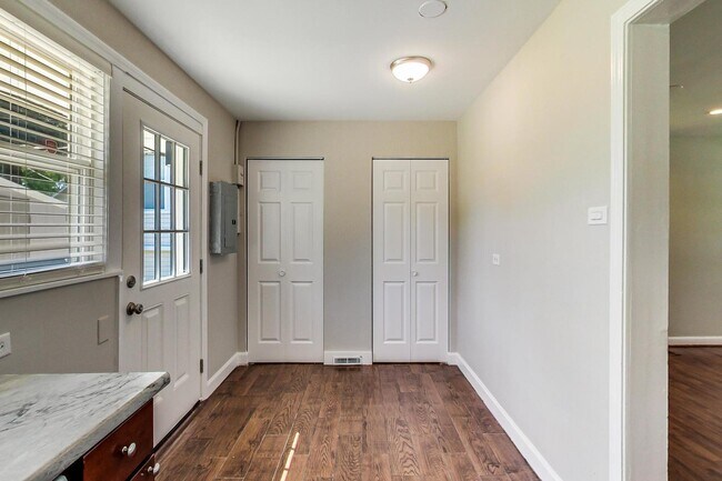 Building Photo - 3631 Kemman Ave