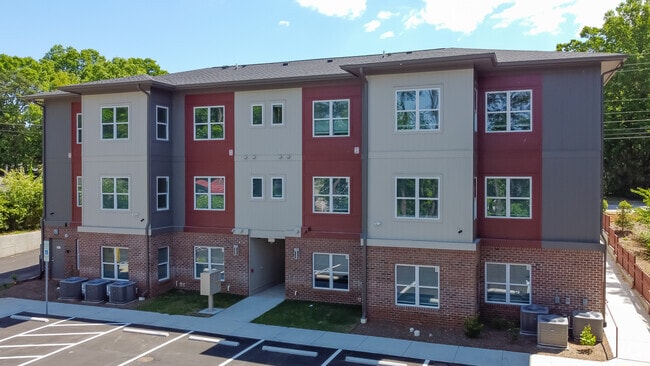 Building Photo - Lofts at Lineberry