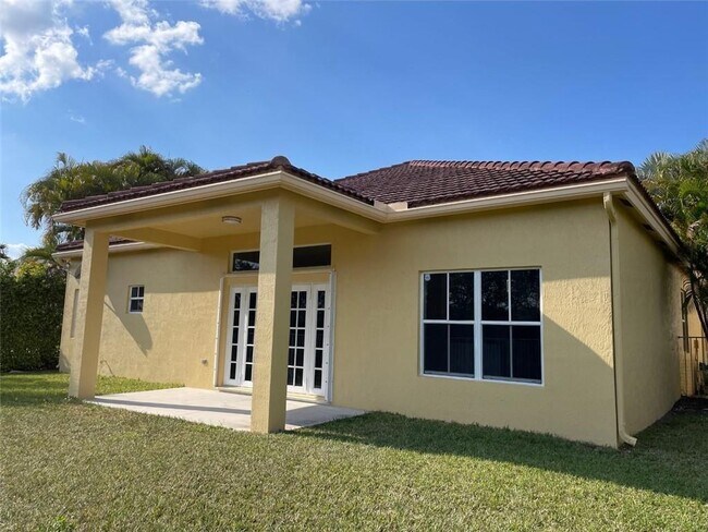 Building Photo - 4293 Laurel Ridge Cir