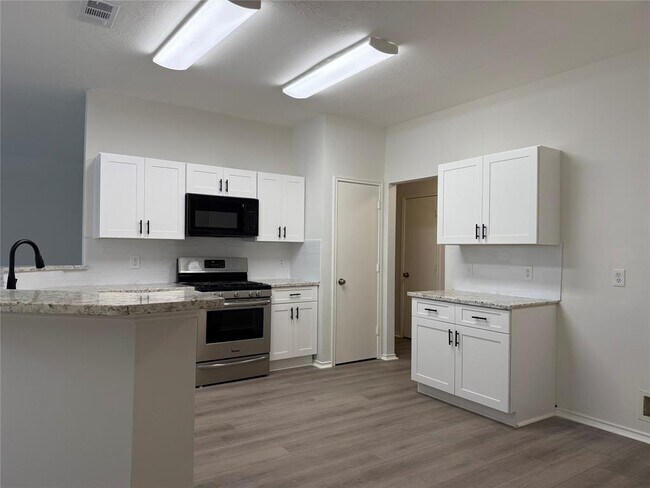 Building Photo - 16910 Pheasant Ridge Dr