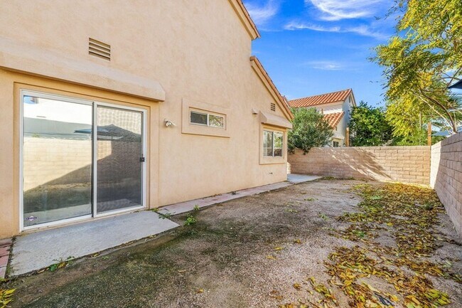 Building Photo - Spacious 4BR Home with Main-Level Primary Suite & No HOA!