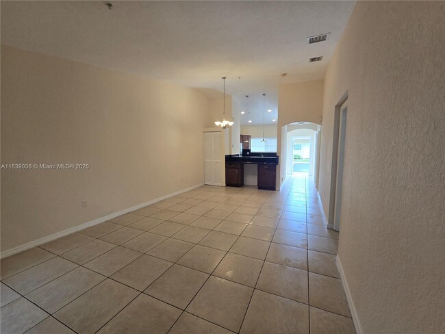 Building Photo - 3906 SW 48th Ave