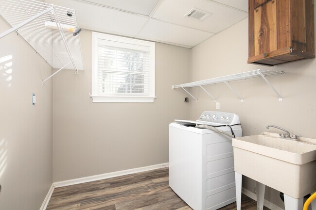 Building Photo - 3438 Snaffle Rd
