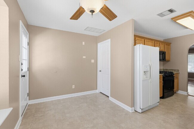 Building Photo - $500 Off One Month's Rent! Beautiful 4 Bedroom Corner Lot Home in Plum Creek