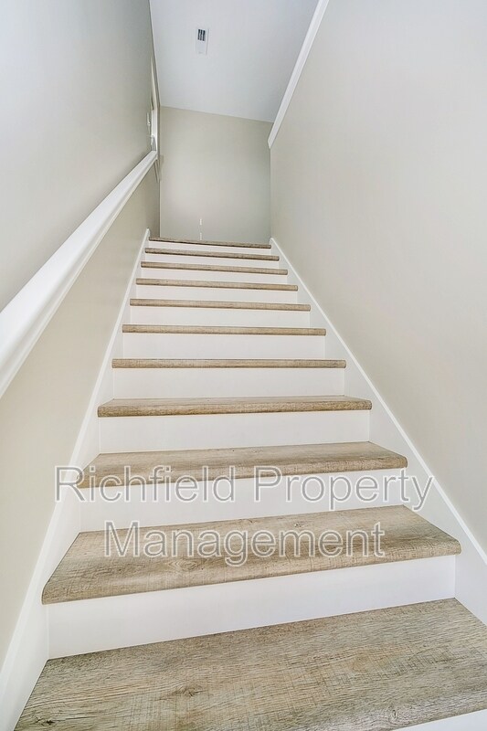 Building Photo - 420 Hamilton Ave