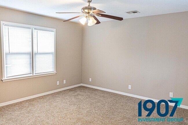 Building Photo - 700 NW 89th St