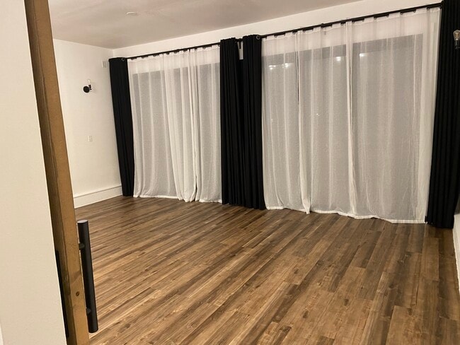 Building Photo - 5302 Hibiscus Dr