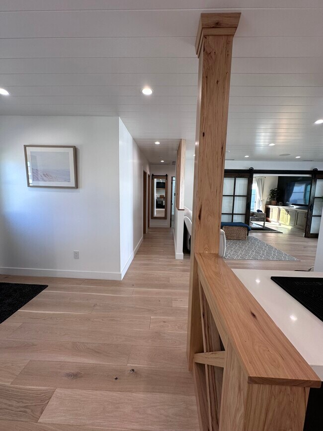 Building Photo - 2055 W 185th St