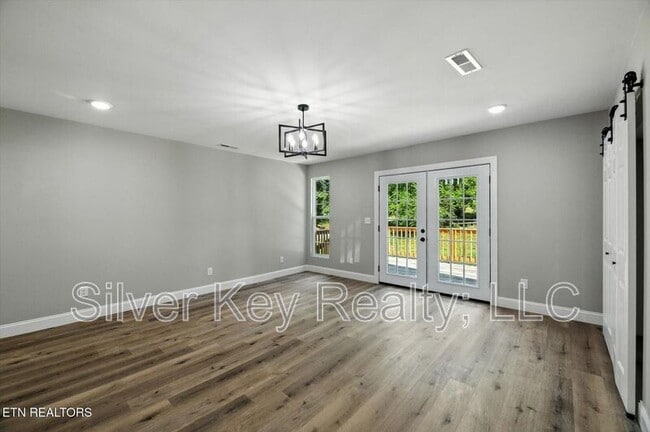 Building Photo - 1309 Summit St