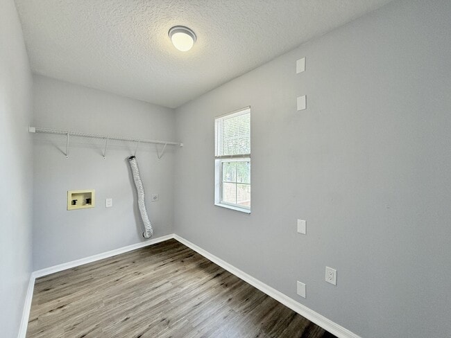 Building Photo - 10325 Boyette Creek Blvd