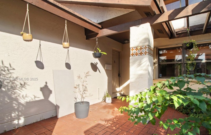 Building Photo - 10161 SW 137th Ct