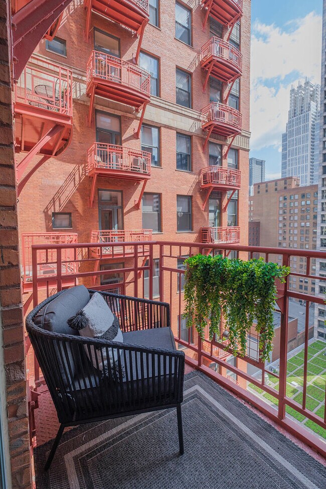 Building Photo - 208 W Washington St