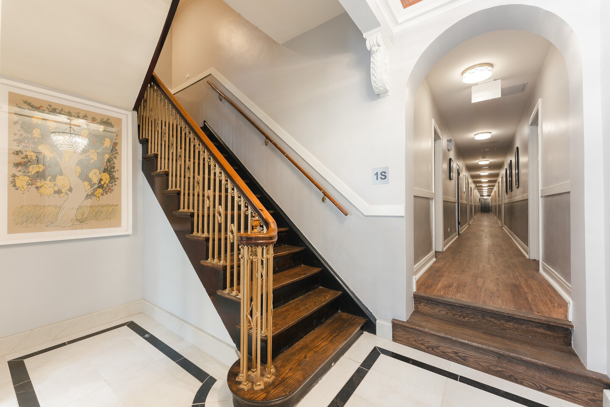 Building Photo - 641 W Wrightwood Ave