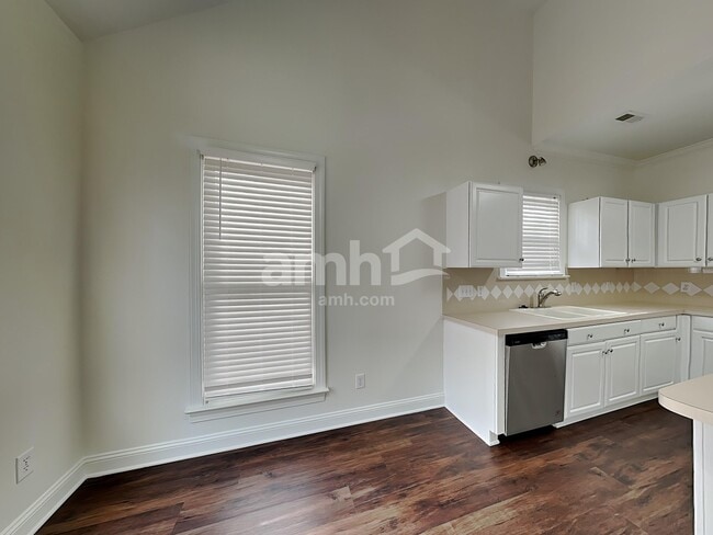 Building Photo - 8005 Red Oaks Trl