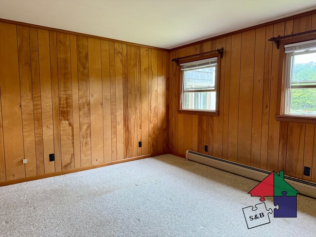 Building Photo - Stunning 2 Bedroom Home in Northfield!