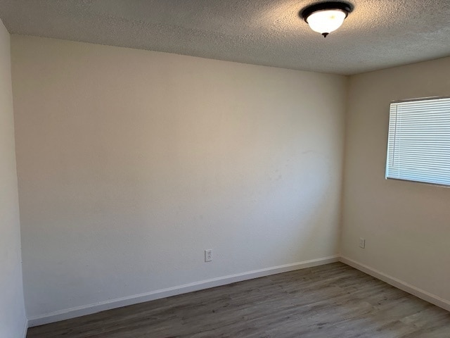 Building Photo - Modesto 2 Bedrooms 1 Bathroom Duplex