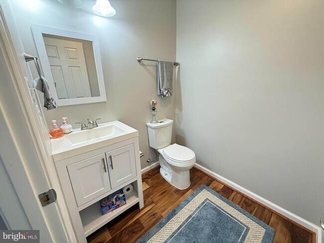 Building Photo - 14050 Cannondale Way