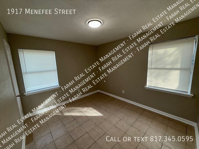 Building Photo - 1917 Menefee St