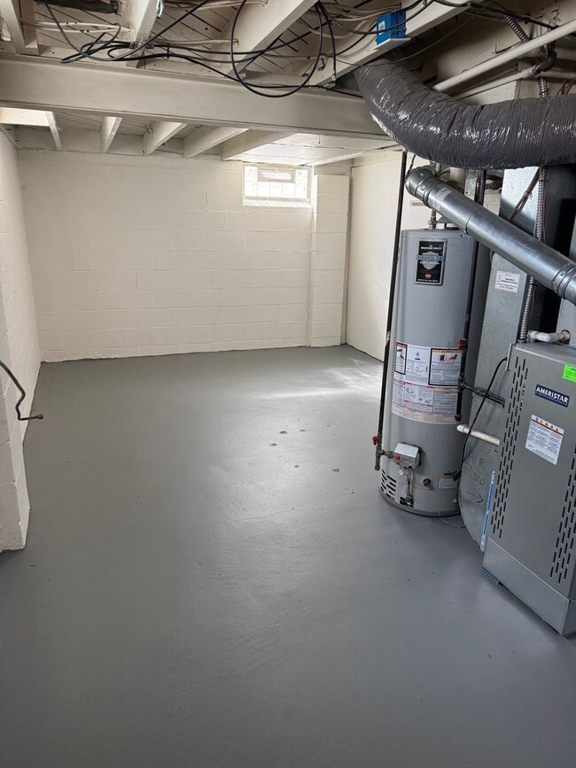 Building Photo - Awesome Property for an Awesome Price