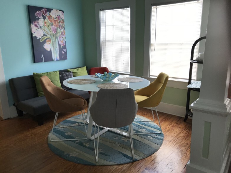 Dining room - 1113 Grinnell St
