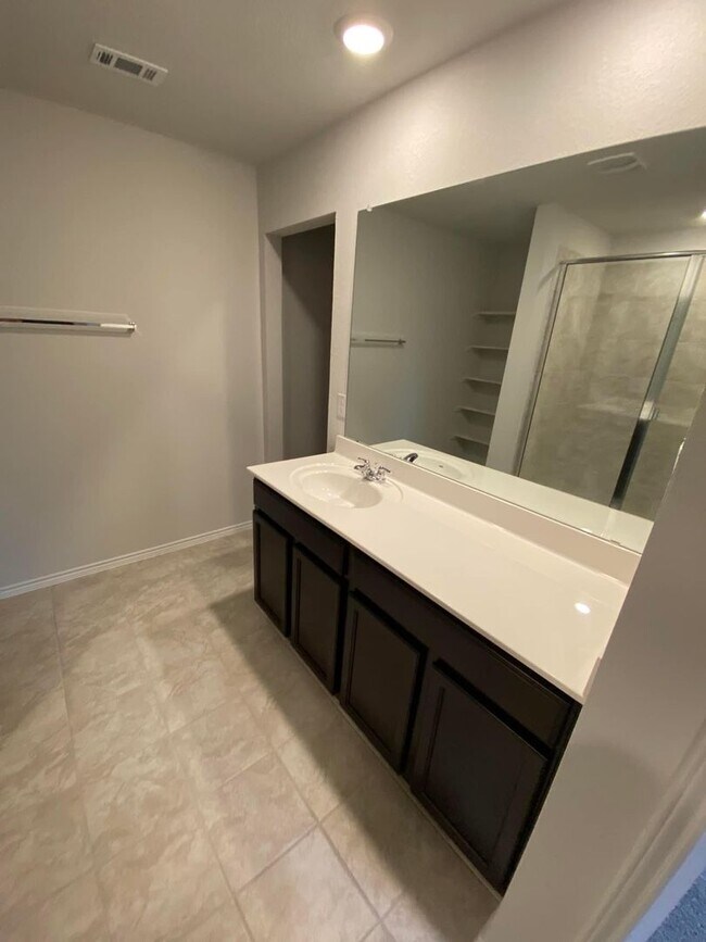 Building Photo - 9509 Murandy Dr