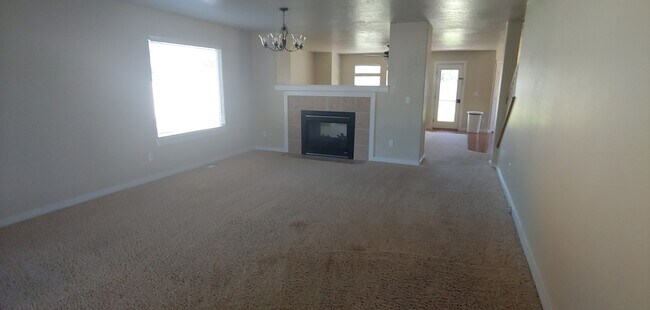 Building Photo - 3170 N Lancer Ave