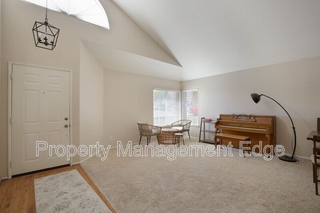 Building Photo - 8543 Yarrow Ln