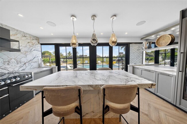 Building Photo - 4312 NE 22nd Ave