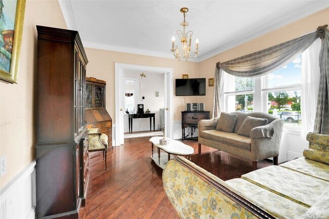 Building Photo - 193-17 90th Ave