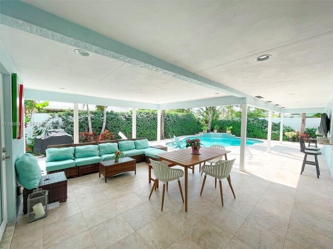 Building Photo - 2932 NE 36th St