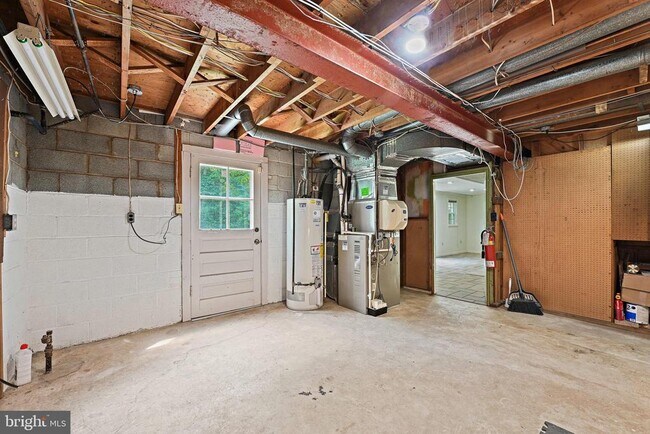 Building Photo - 7623 Highland St