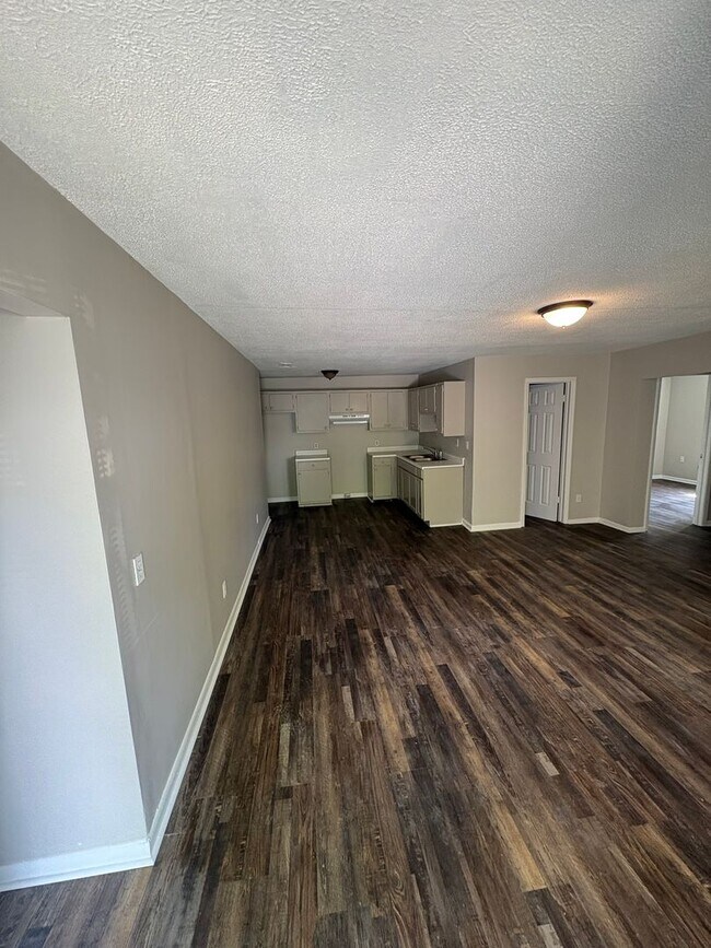 Building Photo - Newly Remodeled Westside 3 Bedroom Triplex  Near Lafayette Rd and Tibbs Avenue