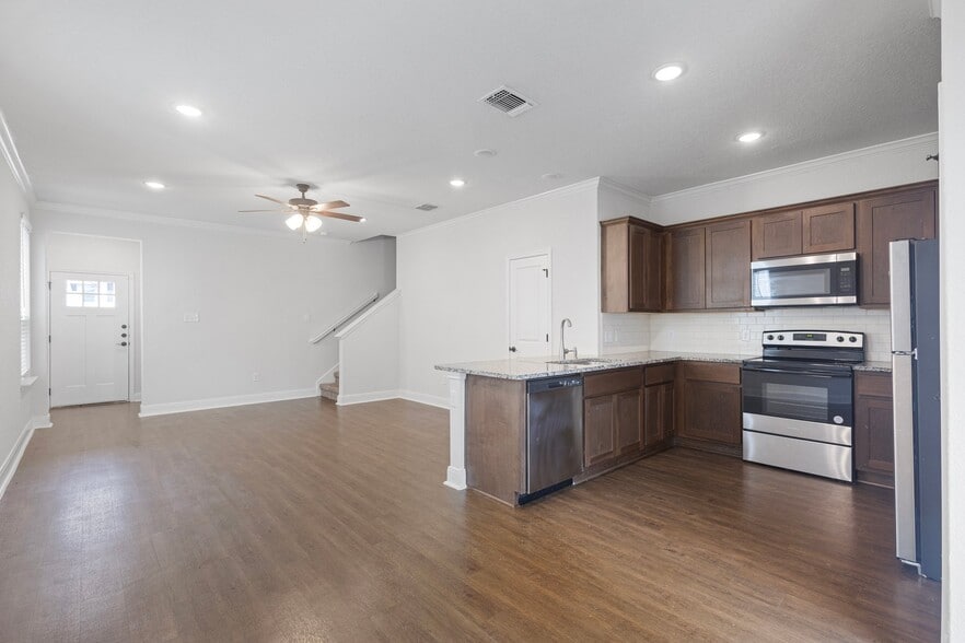 Building Photo - 2302 Tulipwood Cv