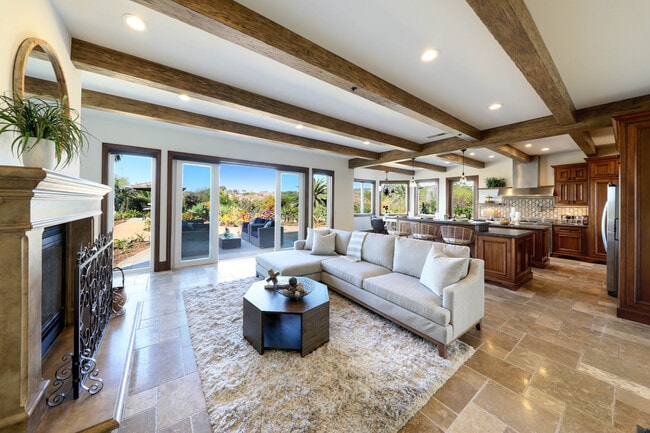 Building Photo - 3811 Vista Blanca