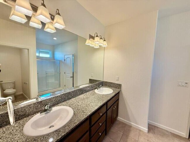 Building Photo - 1762 Bolton Ave