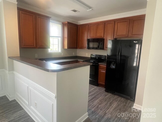 Building Photo - 8728 Arbor Creek Dr