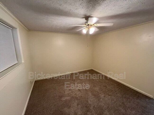 Building Photo - 4027 Canady St