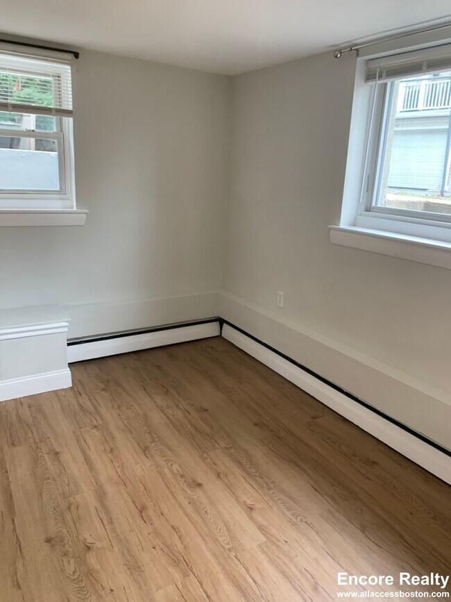 Building Photo - 63 Selkirk Rd